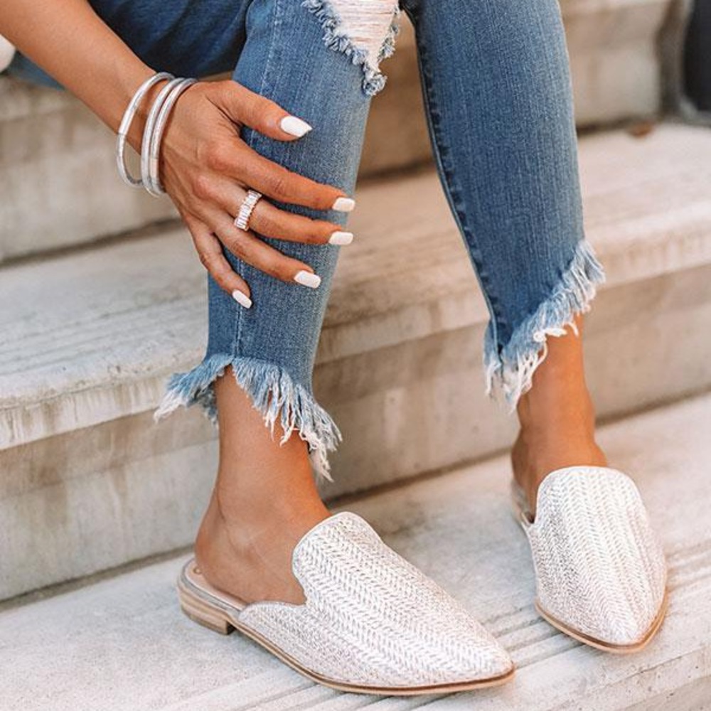 { metallic slides }
